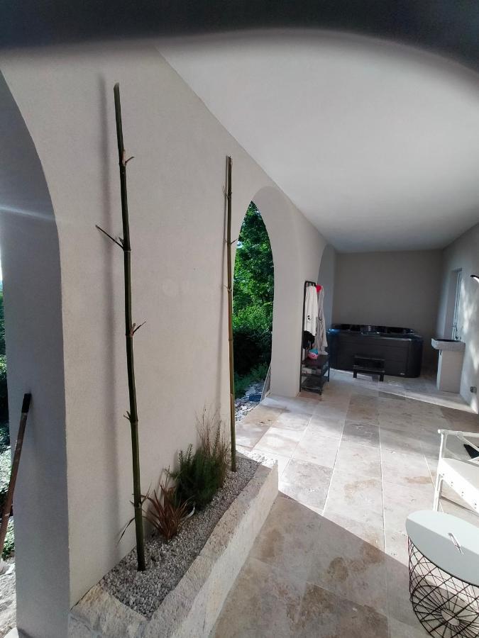 Reve De Panda Avec Sauna Et Jacuzzi Privatif Abrest Exterior photo